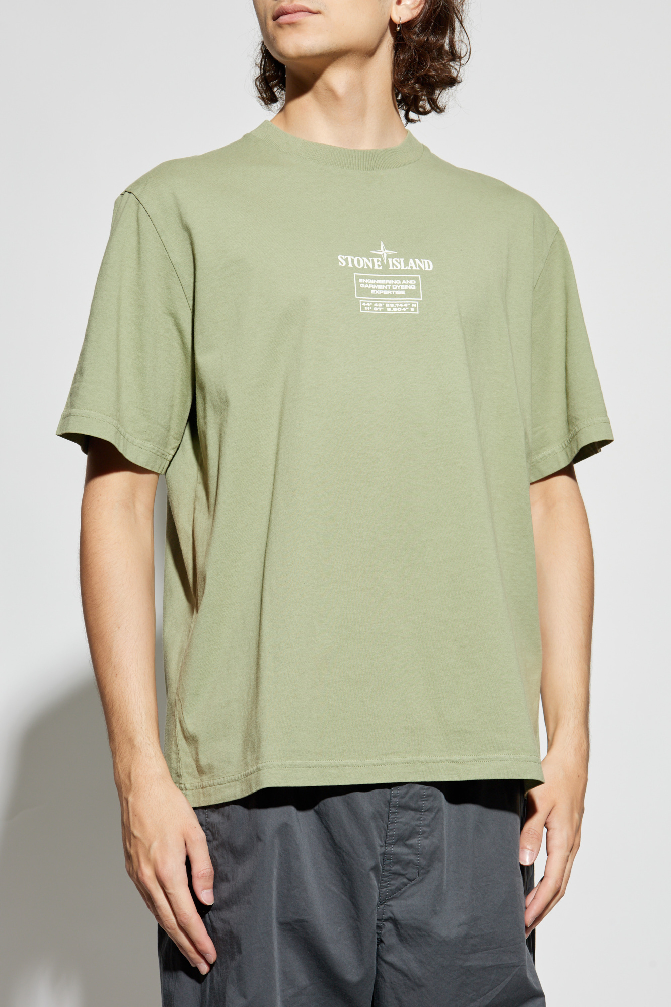 dydoshop stone t-shirt シズニルック ストーンレタリングクロップドTシャツ | レディースファッション